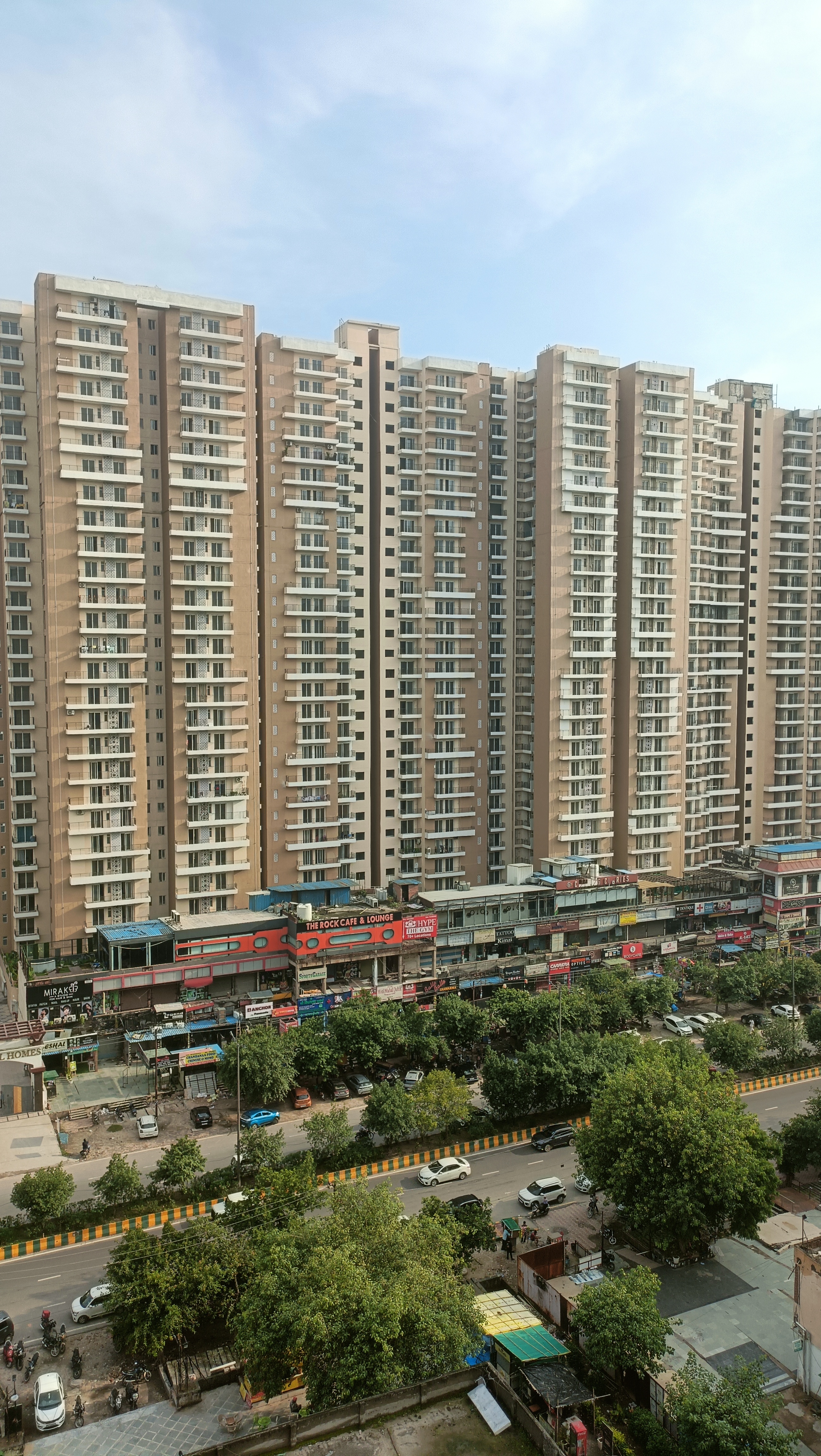 3 BHK + Pooja Room Apartment For Sale in Amrapali Crystal Homes