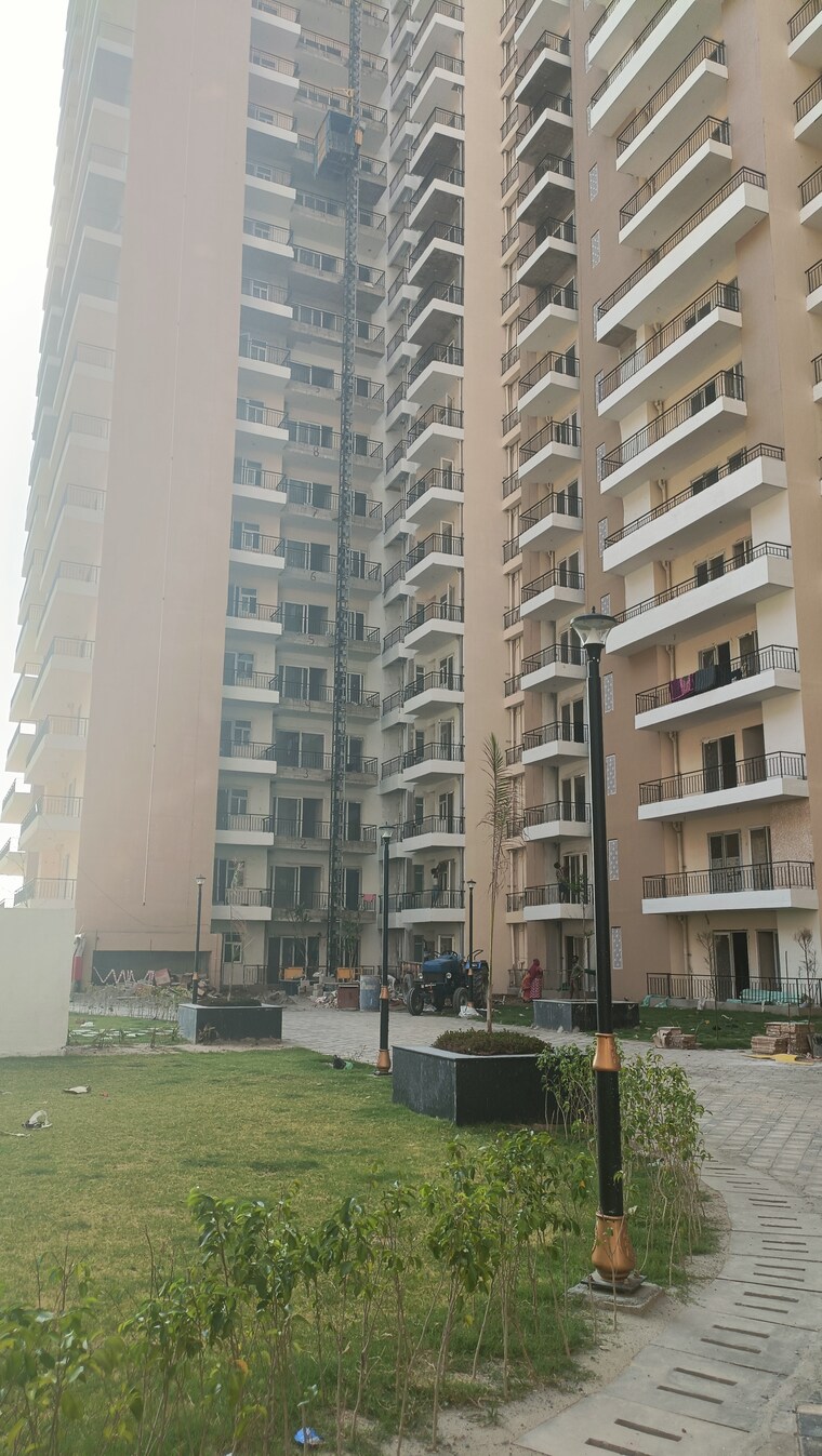 Exterior View, amrapali-crystal-homes 3 Bedroom 1700 Sq.Ft. Apartment In Sector 76 Noida 9219995