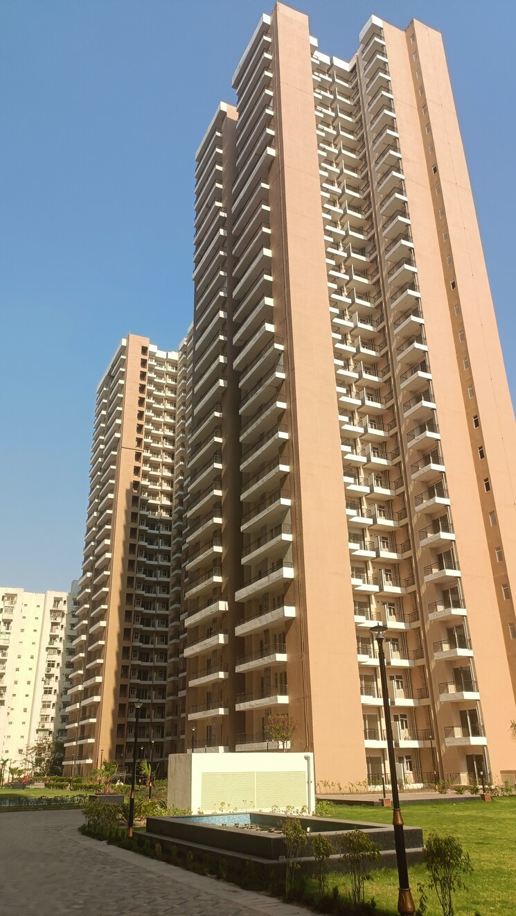 Exterior View, amrapali-crystal-homes 3 Bedroom 1700 Sq.Ft. Apartment In Sector 76 Noida 9219995