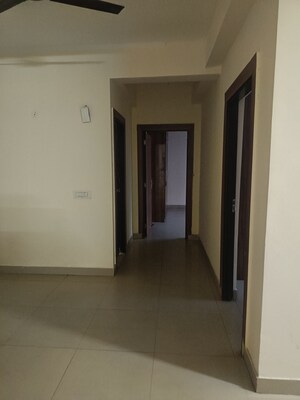 Room in 3 BHK Apartment at Amrapali Crystal Homes, Sector 76 – for Rent