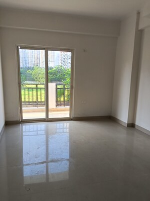 Room in 3 BHK Apartment at Gardenia Golf City, Sector 75 – for Rent