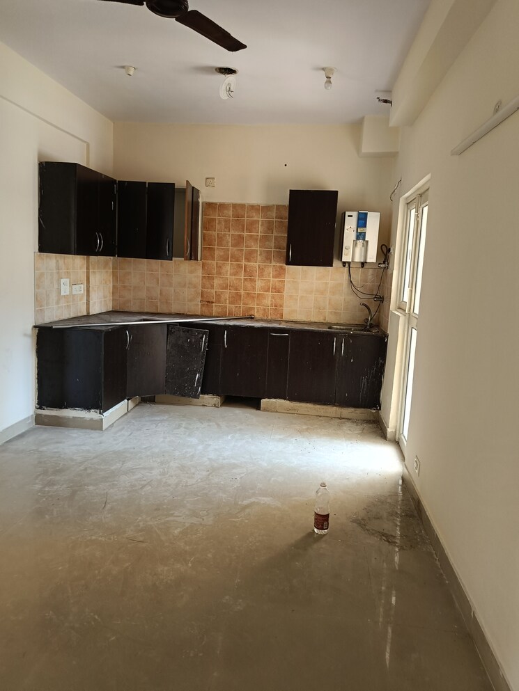 Kitchen, gardenia-golf-city 3 Bedroom 1350 Sq.Ft. Apartment In Sector 75 Noida 9220010