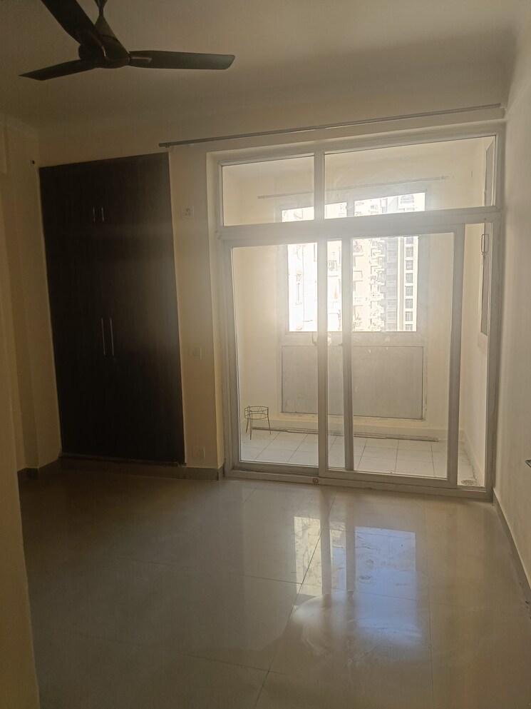 Room, gardenia-golf-city 3 Bedroom 1350 Sq.Ft. Apartment In Sector 75 Noida 9220010