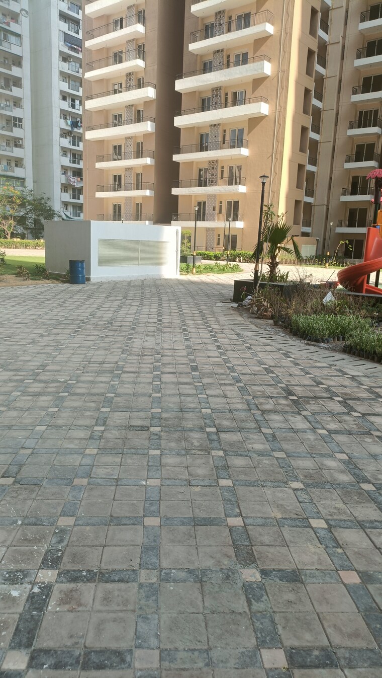  Parking, gardenia-golf-city 3 Bedroom 1350 Sq.Ft. Apartment In Sector 75 Noida 9220010