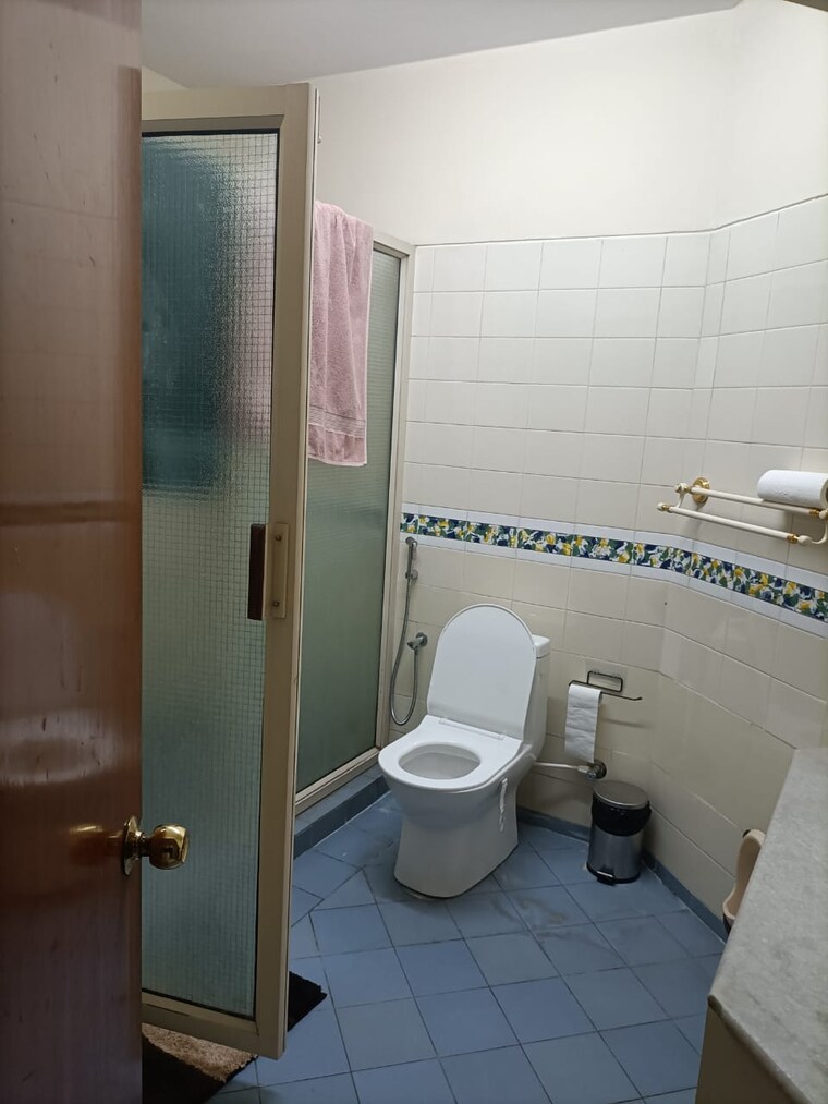 Bathroom, prestige-el-palacio 3 Bedroom 3900 Sq.Ft. Apartment In Vasanth Nagar Bangalore 9220023