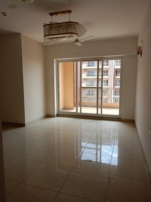 Room in 3 BHK Apartment at Jm Orchid, Sector 76 – for Rent