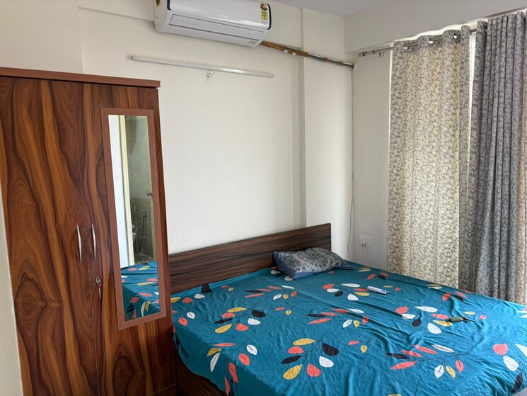 Bedroom, shree-vardhman-green-court 1 Bedroom 418 Sq.Ft. Apartment In Sector 90 Gurgaon 9220052