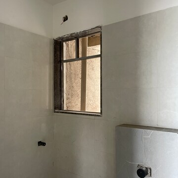 Room in 2 BHK Apartment at Wadhwa Atmosphere O2, Nahur Gaothan – for Rent