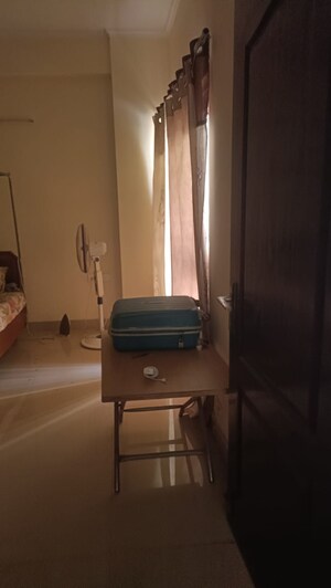 Furnished Amenities in 3 BHK Apartment at Gardenia Golf City, Sector 75 – for Rent