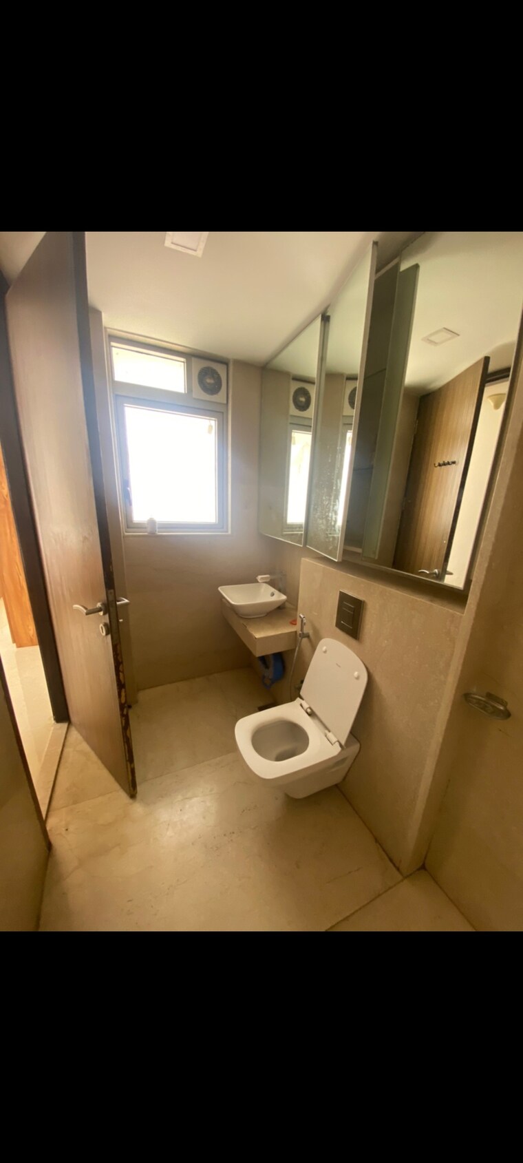 Bathroom, indiabulls-blu 2 Bedroom 1295 Sq.Ft. Apartment In Worli Mumbai 9220063