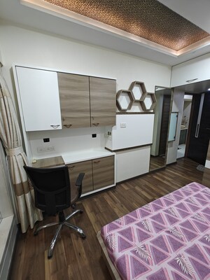 Bedroom in 1 BHK Apartment at Malad West – for Rent