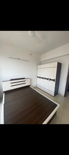 4 BHK Apartment For Sale in Rustomjee Crown