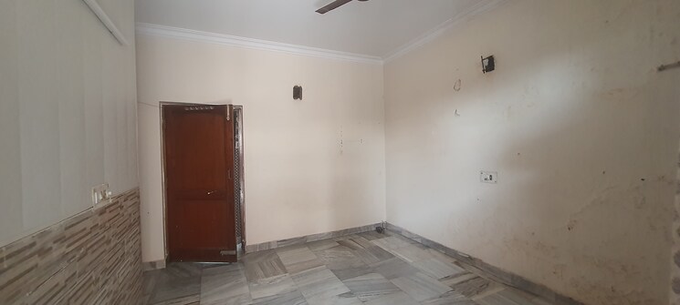 Room, sector 7 2 Bedroom 100 Sq.Ft. Independent House In Sector 7 Faridabad 9220080