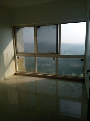 Room in 1 BHK Apartment at Shiv Shakti Tower 28, Malad East – for Rent