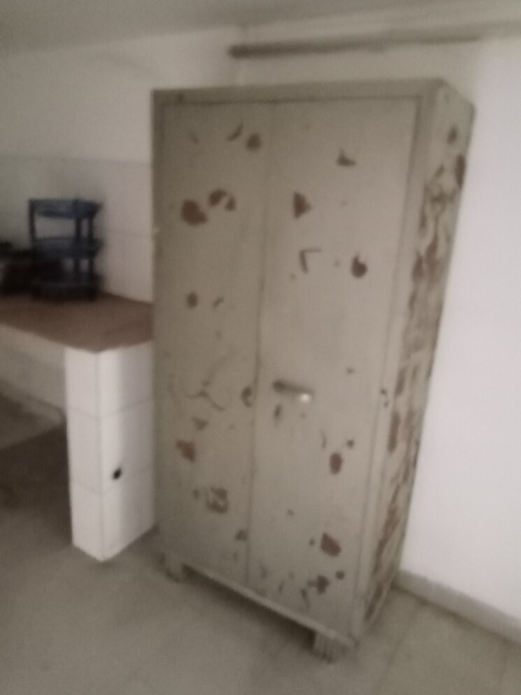 Bathroom, freedom fighters enclave 1 RK 400 Sq.Ft. Builder Floor In Freedom Fighters Enclave Delhi 9220092