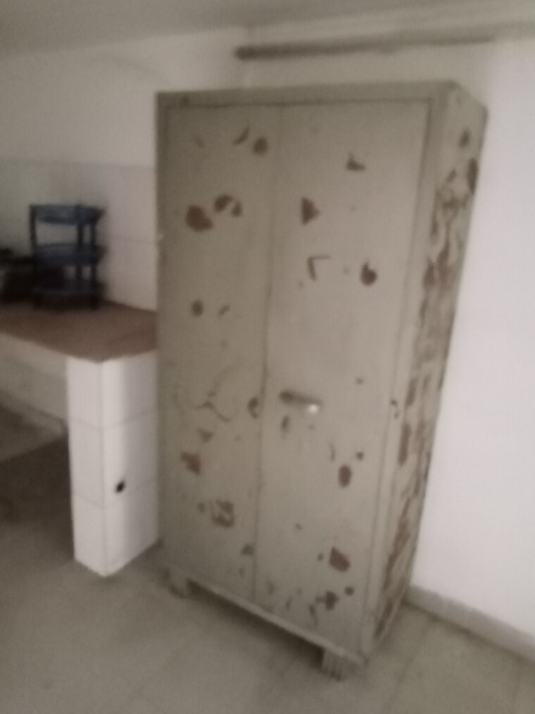 Bathroom, freedom fighters enclave 1 RK 400 Sq.Ft. Builder Floor In Freedom Fighters Enclave Delhi 9220092