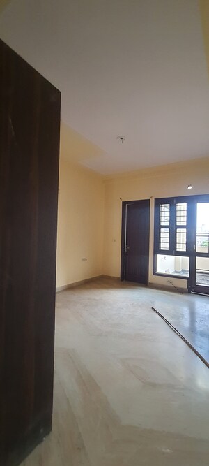 Room in 2.5 BHK Independent House at Sector 3 – for Rent