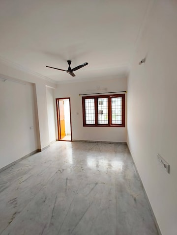 Room in 3 BHK Apartment at DSR Divine, New Thippasandra – for Rent
