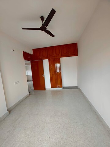 Room in 3 BHK Apartment at DSR Divine, New Thippasandra – for Rent