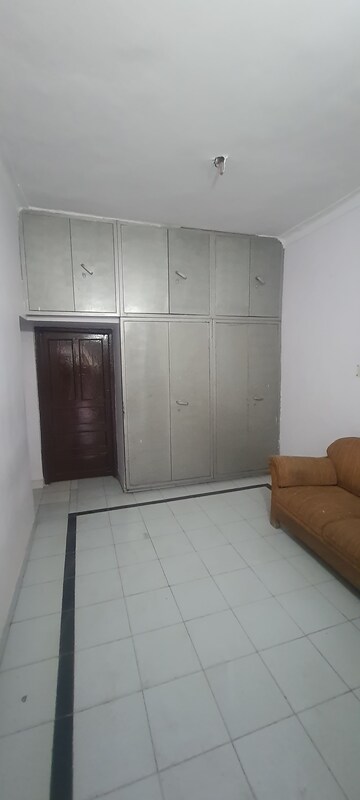 Furnished Amenities in 2.5 BHK Independent House at Sector 7 – for Rent