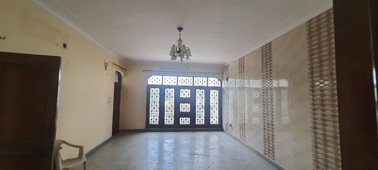 Room, sector 7 3.5 Bedroom 250 Sq.Ft. Independent House In Sector 7 Faridabad 9220105