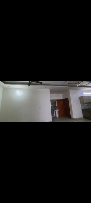 Team Area in 3.5 BHK Independent House at Sector 7 – for Rent