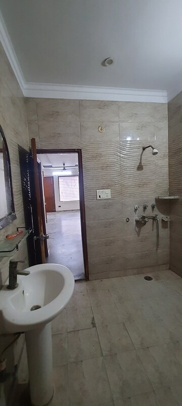 Bathroom in 3.5 BHK Independent House at Sector 7 – for Rent
