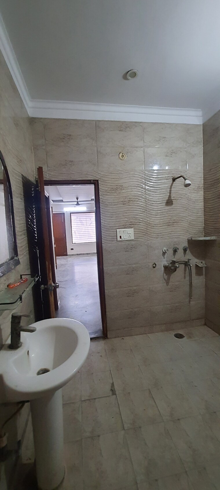 Bathroom, sector 7 3.5 Bedroom 250 Sq.Ft. Independent House In Sector 7 Faridabad 9220110