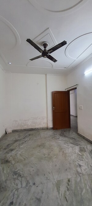 Room in 3.5 BHK Independent House at Sector 7 – for Rent