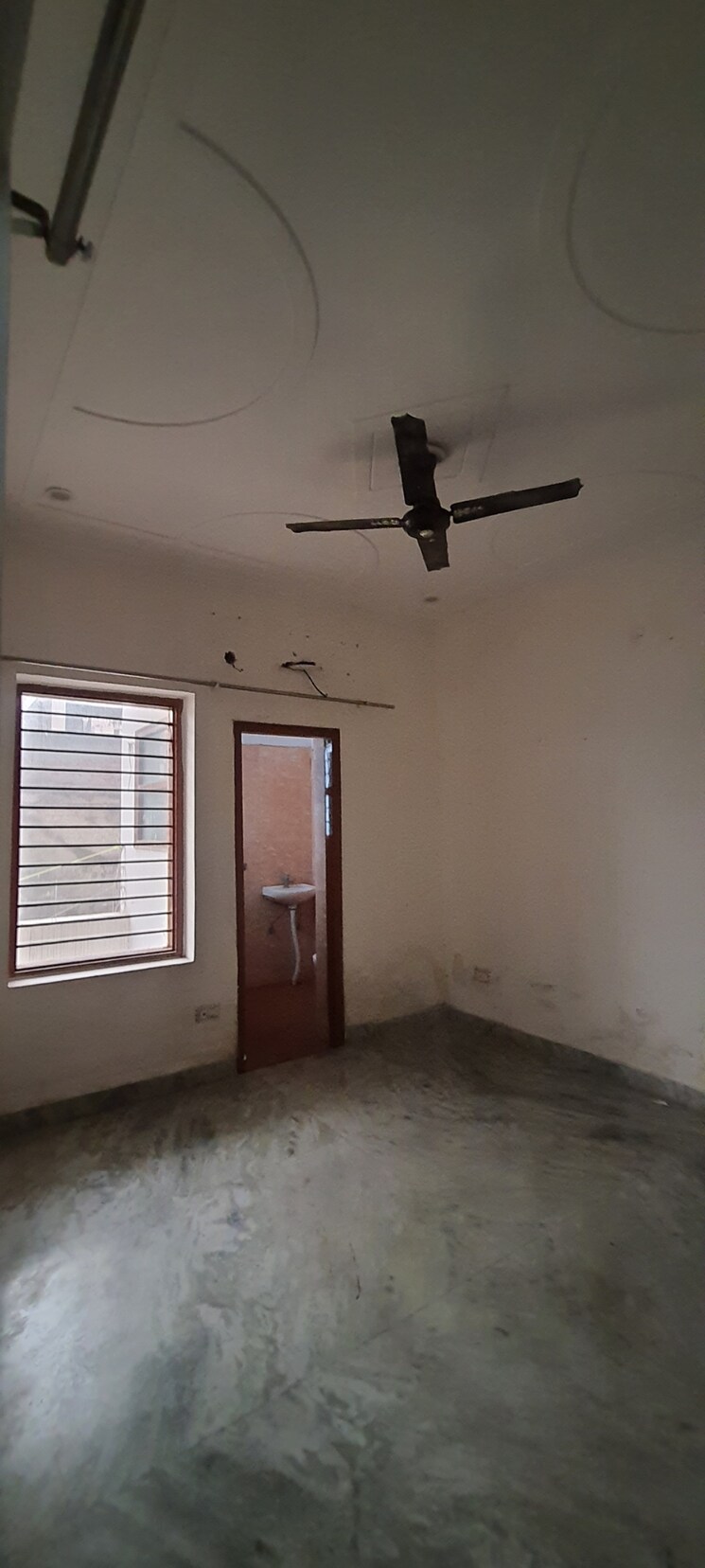 Room, sector 7 3.5 Bedroom 250 Sq.Ft. Independent House In Sector 7 Faridabad 9220110