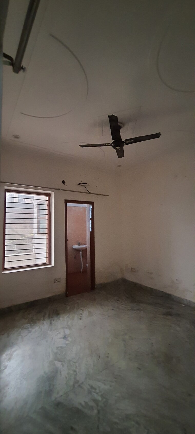 Room, sector 7 3.5 Bedroom 250 Sq.Ft. Independent House In Sector 7 Faridabad 9220110