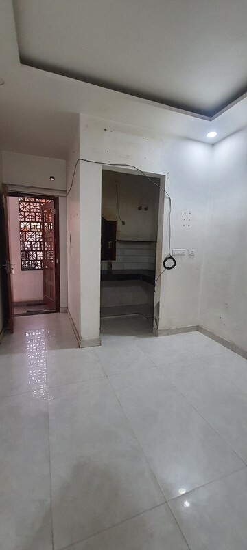 Room in 1.5 BHK Independent House at Sector 7 – for Rent