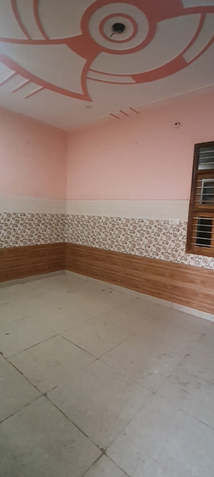 Balcony, sector 3 2 Bedroom 540 Sq.Yd. Independent House In Sector 3 Faridabad 9220116