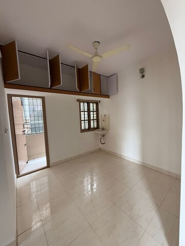 Room in 2 BHK Apartment at Akshaya Enclave New Thippasandra, New Thippasandra – for Rent