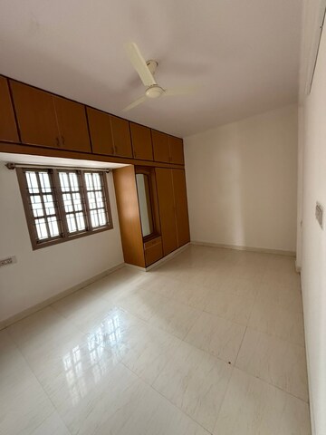 Room in 2 BHK Apartment at Akshaya Enclave New Thippasandra, New Thippasandra – for Rent