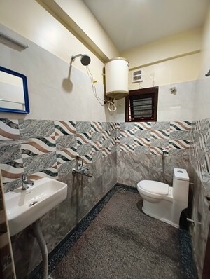 Attached Bathroom in 2 BHK Builder Floor at New Thippasandra – for Rent
