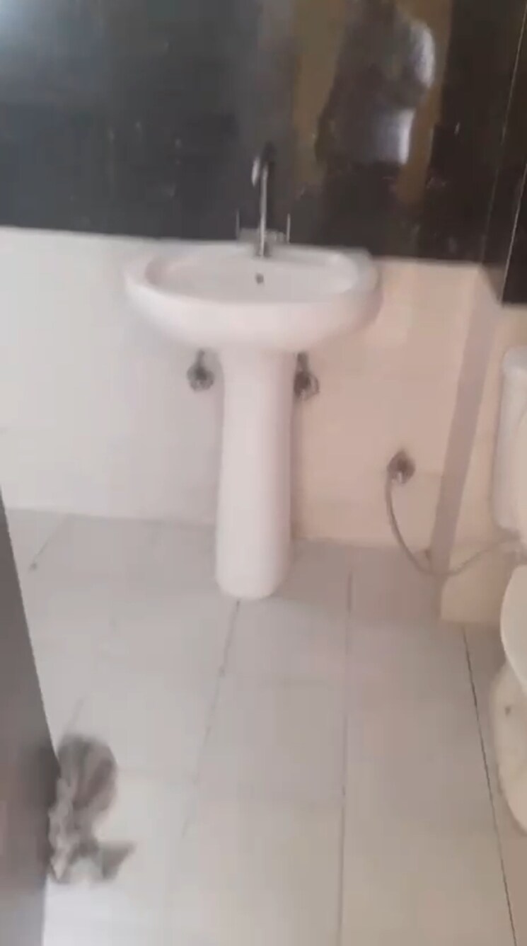 Bathroom, proview-officer-city 3 Bedroom 1405 Sq.Ft. Apartment In Raj Nagar Extension Ghaziabad 9220126