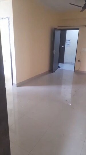 Room in 3 BHK Apartment at Proview Officer City, Raj Nagar Extension – for Rent