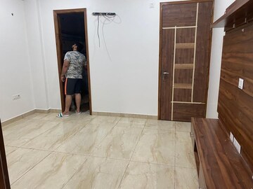Room in 2 BHK Builder Floor at RWA Apartments Sector 51, Sector 51 – for Rent