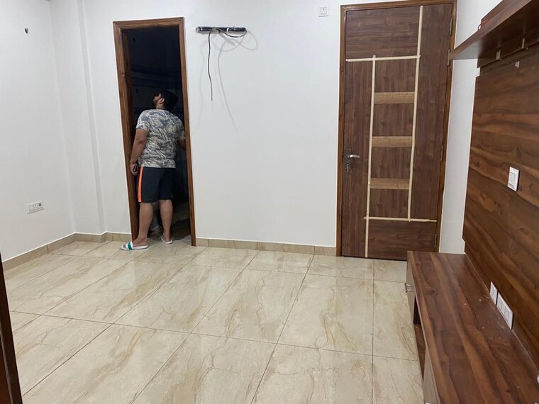 Room, rwa-apartments-sector-51 2 Bedroom 112 Sq.Mt. Builder Floor In Sector 51 Noida 9220152