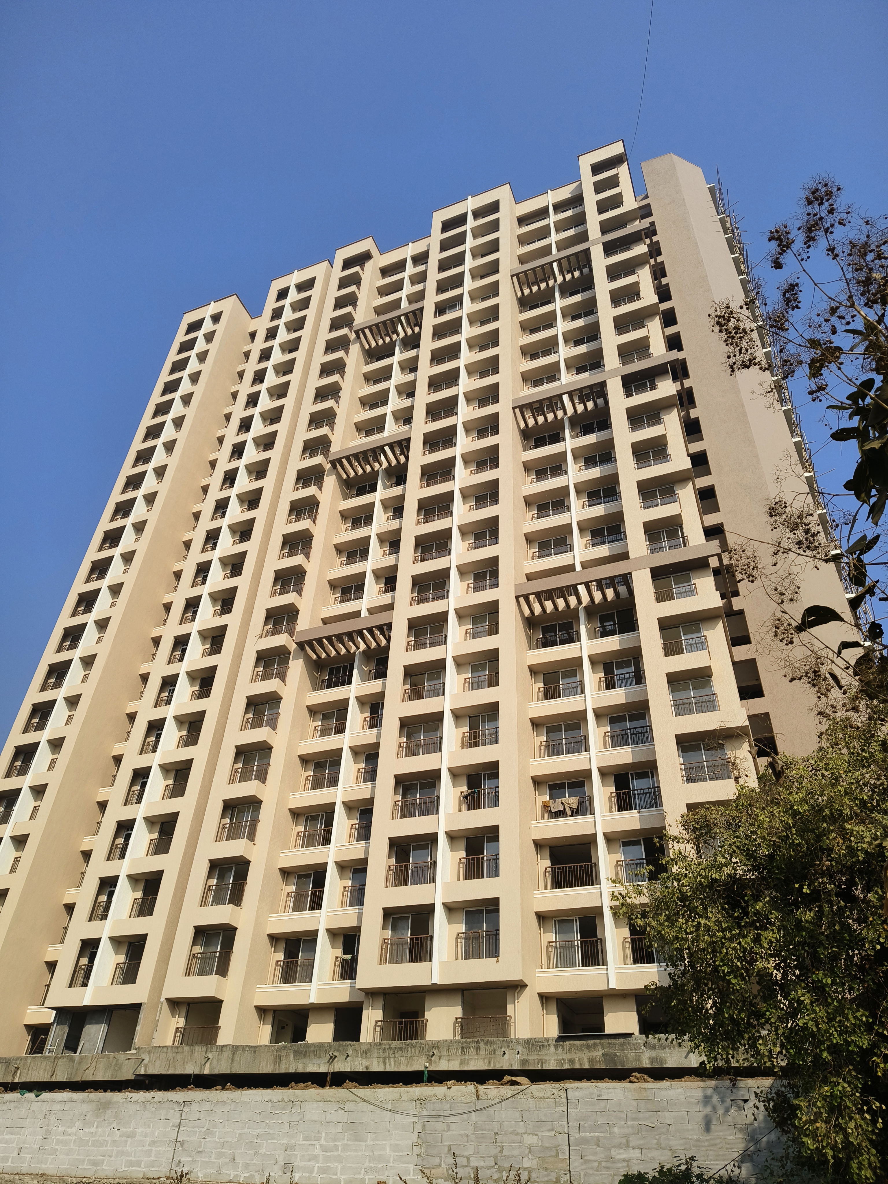 1 BHK 320 Sq.Ft. Apartment in Metropolis Bayside