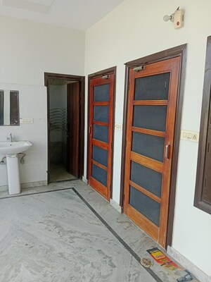  2 BHK Builder Floor at Sector 7 – for Rent