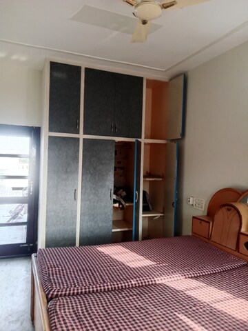 Bedroom in 2 BHK Builder Floor at Sector 7 – for Rent