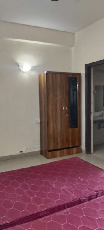 Room in 2 BHK Builder Floor at Unitech South City II, Sector 50 – for Rent