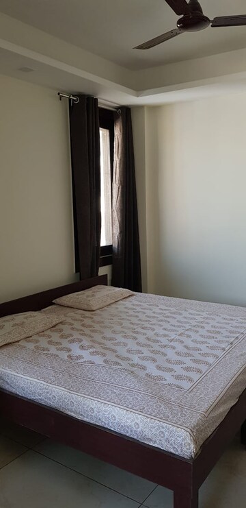 Bedroom in 1 RK Independent House at Sector 14 – for Rent