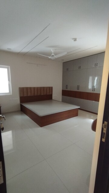 Room in 3 BHK Apartment at Rajapushpa Provincia, Narsingi – for Rent