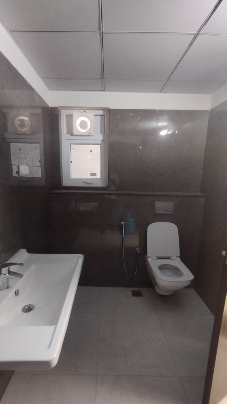 Bathroom, rajapushpa-provincia 3 Bedroom 2020 Sq.Ft. Apartment In Narsingi Hyderabad 9220186