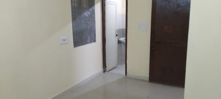 Room, sector 14 1 RK 259 Sq.Ft. Independent House In Sector 14 Gurgaon 9220188