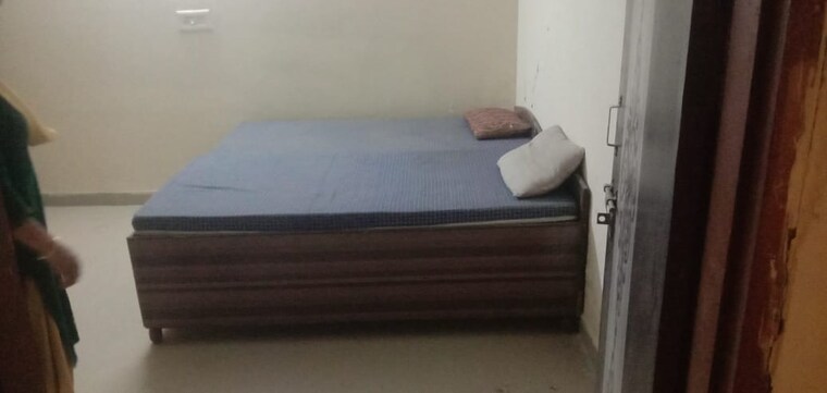 undefined, sector 14 1 RK 415 Sq.Ft. Independent House In Sector 14 Gurgaon 9220190