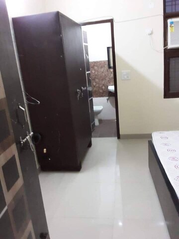 Room in 1 RK Independent House at Sector 14 – for Rent